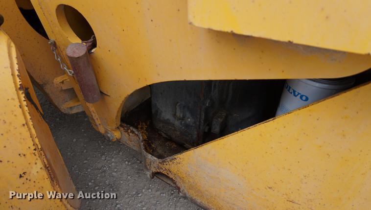 image for item DC5273 1989 Volvo G720B motor grader