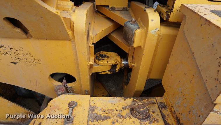 image for item DC5273 1989 Volvo G720B motor grader