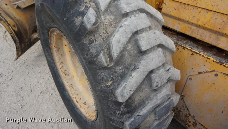 image for item DC5273 1989 Volvo G720B motor grader