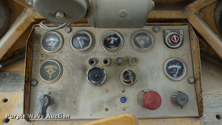 image for item DC5274 1973 Caterpillar 815B landfill compactor