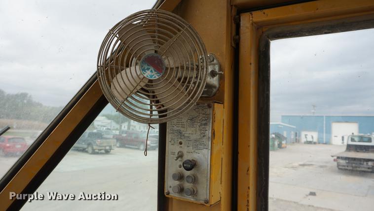 image for item DC5274 1973 Caterpillar 815B landfill compactor