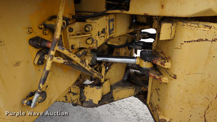 image for item DC5274 1973 Caterpillar 815B landfill compactor