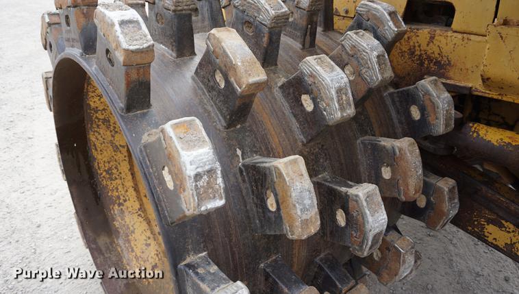 image for item DC5274 1973 Caterpillar 815B landfill compactor