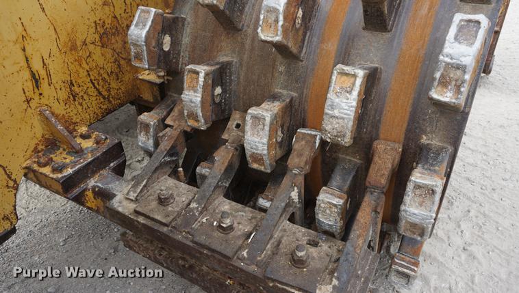 image for item DC5274 1973 Caterpillar 815B landfill compactor