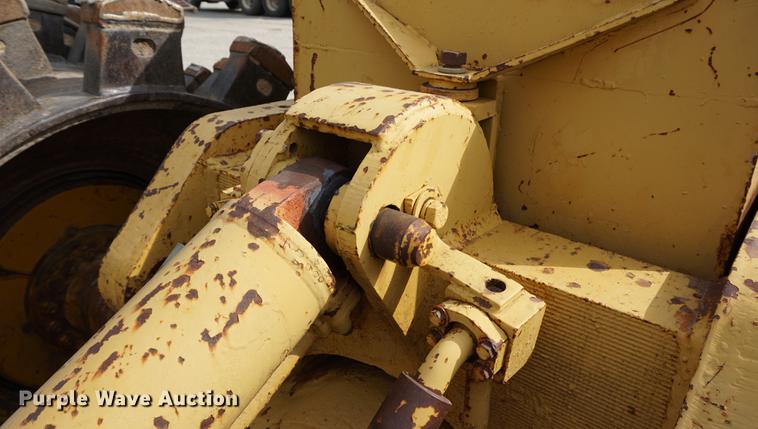 image for item DC5274 1973 Caterpillar 815B landfill compactor