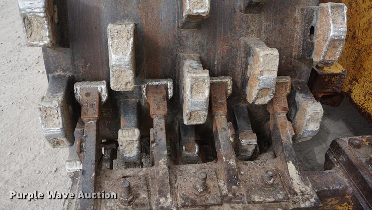 image for item DC5274 1973 Caterpillar 815B landfill compactor