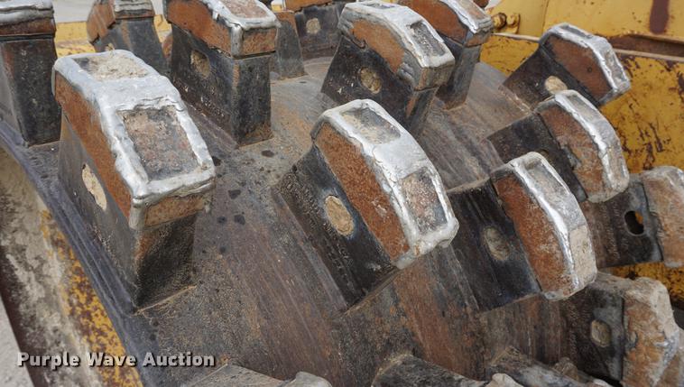 image for item DC5274 1973 Caterpillar 815B landfill compactor