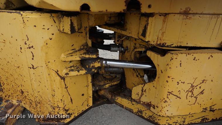 image for item DC5274 1973 Caterpillar 815B landfill compactor