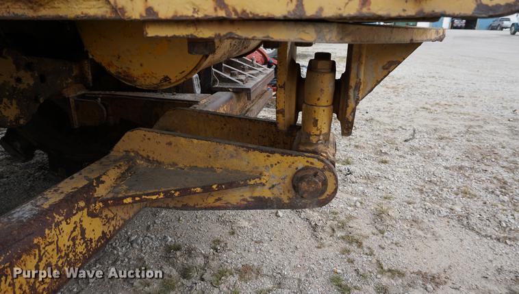 image for item DC5274 1973 Caterpillar 815B landfill compactor
