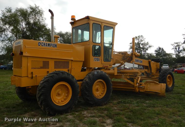 image for item DD0752 1978 Champion 720A motor grader