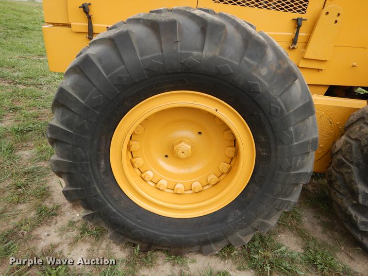 image for item DD0752 1978 Champion 720A motor grader