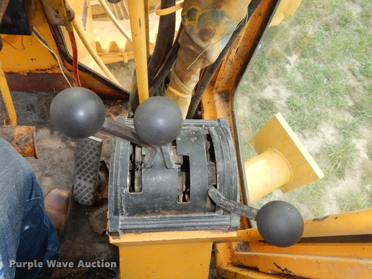 image for item DD0752 1978 Champion 720A motor grader