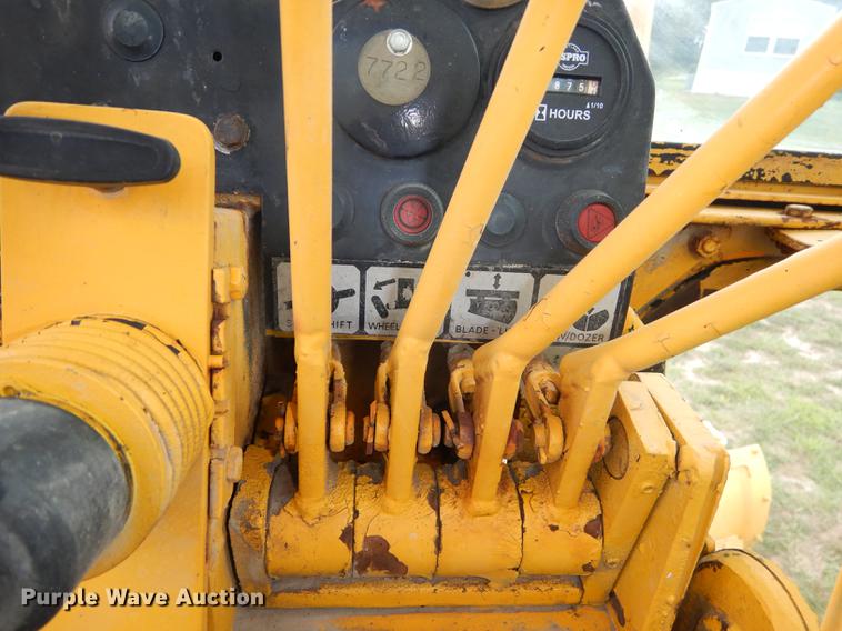 image for item DD0752 1978 Champion 720A motor grader