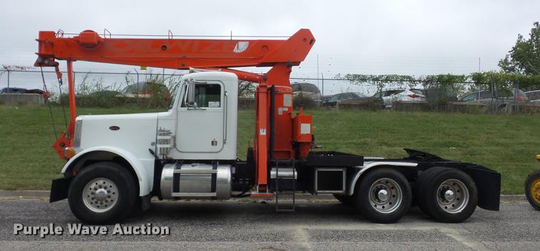 image for item DD2036 1993 Peterbilt 357 crane truck