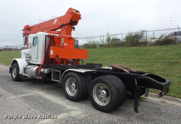 image for item DD2036 1993 Peterbilt 357 crane truck