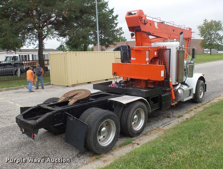image for item DD2036 1993 Peterbilt 357 crane truck