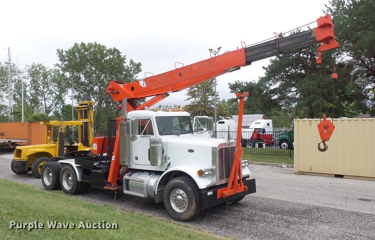 image for item DD2036 1993 Peterbilt 357 crane truck