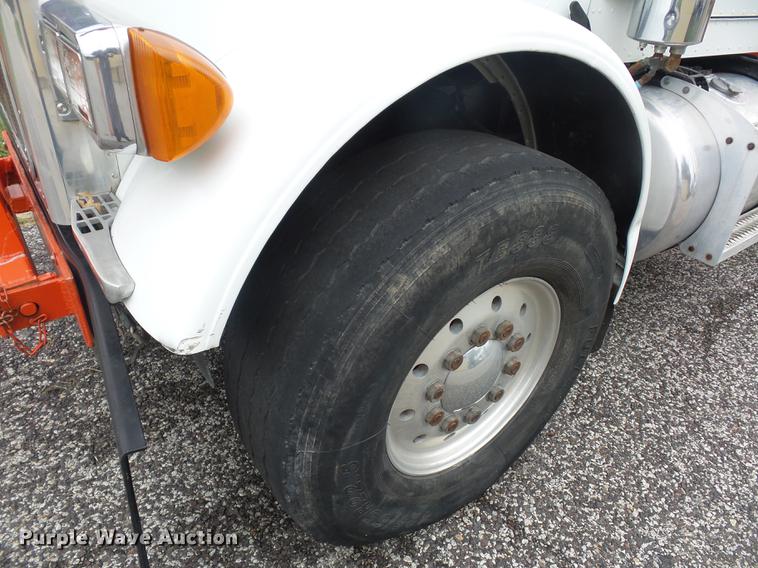 image for item DD2036 1993 Peterbilt 357 crane truck