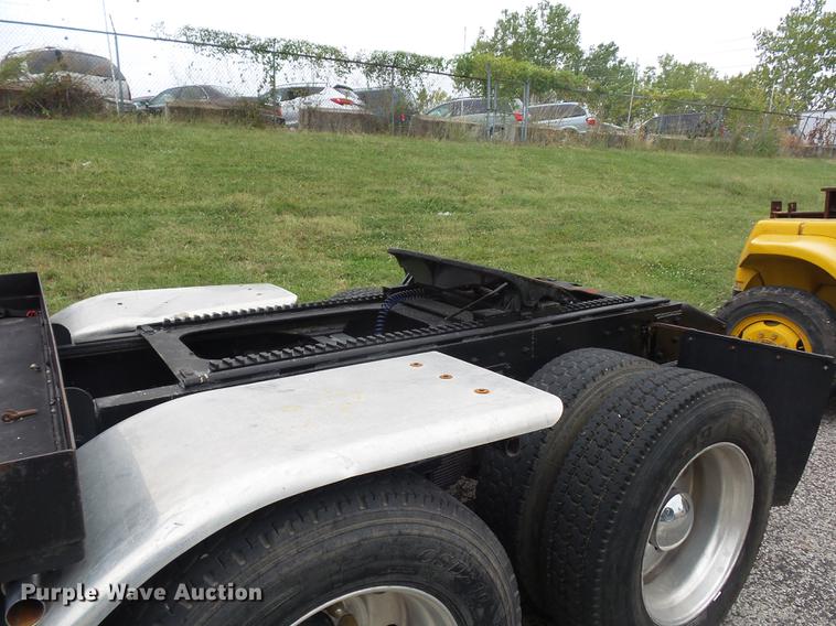 image for item DD2036 1993 Peterbilt 357 crane truck