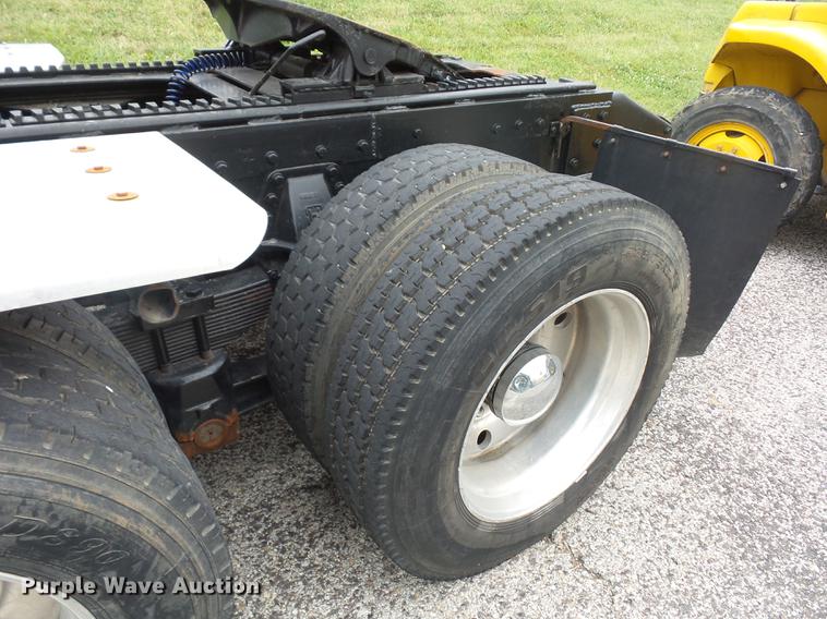 image for item DD2036 1993 Peterbilt 357 crane truck