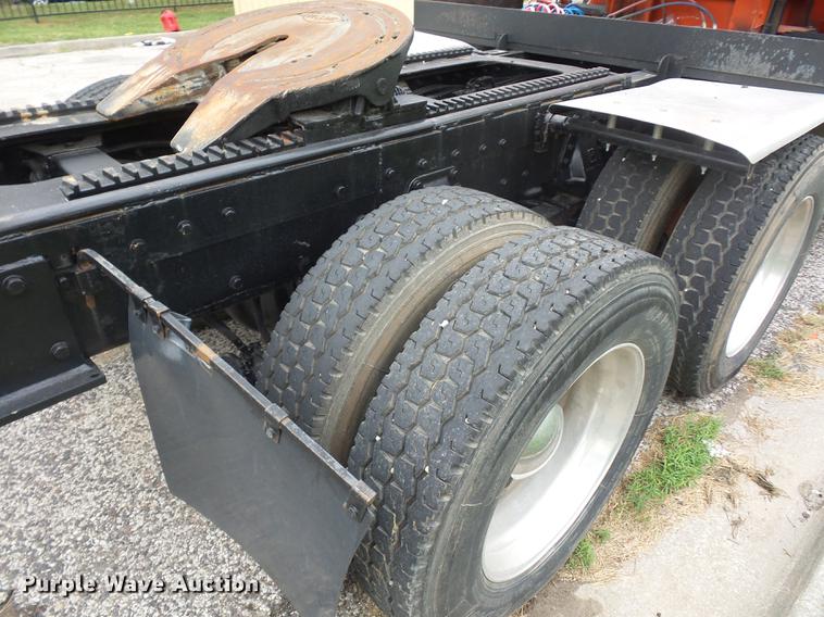 image for item DD2036 1993 Peterbilt 357 crane truck