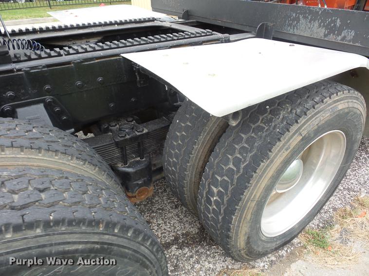 image for item DD2036 1993 Peterbilt 357 crane truck