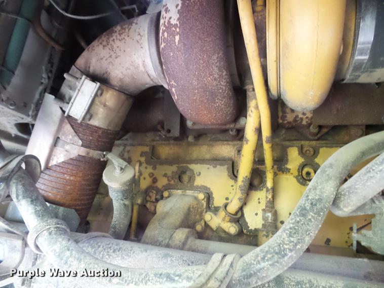 image for item DD2036 1993 Peterbilt 357 crane truck