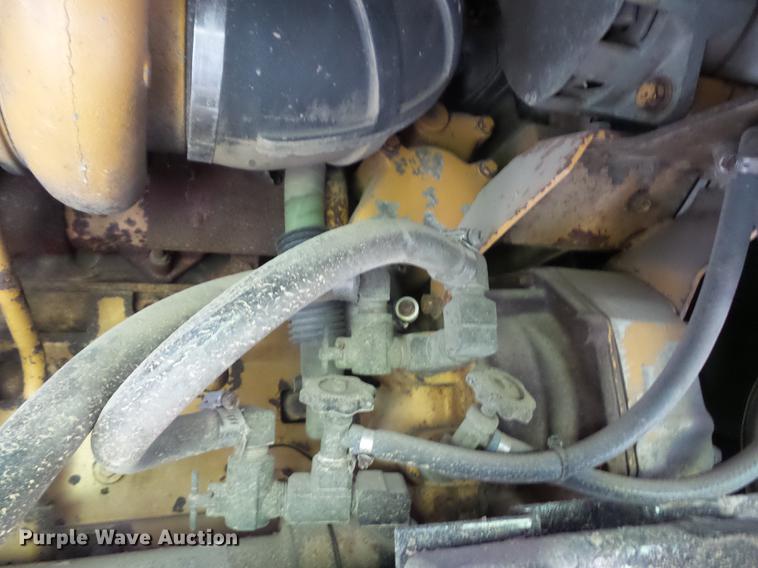 image for item DD2036 1993 Peterbilt 357 crane truck