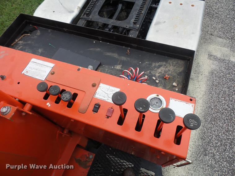 image for item DD2036 1993 Peterbilt 357 crane truck