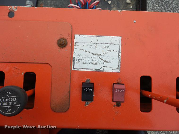 image for item DD2036 1993 Peterbilt 357 crane truck