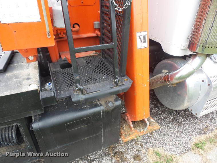 image for item DD2036 1993 Peterbilt 357 crane truck