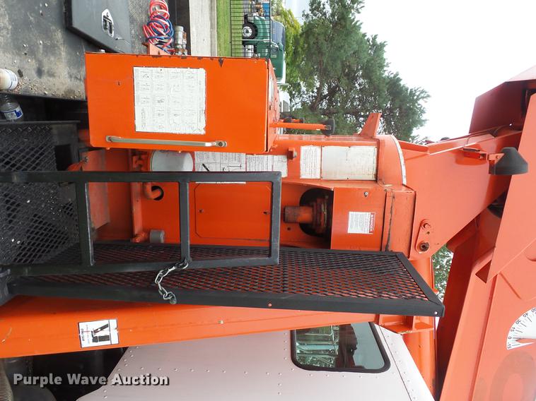 image for item DD2036 1993 Peterbilt 357 crane truck