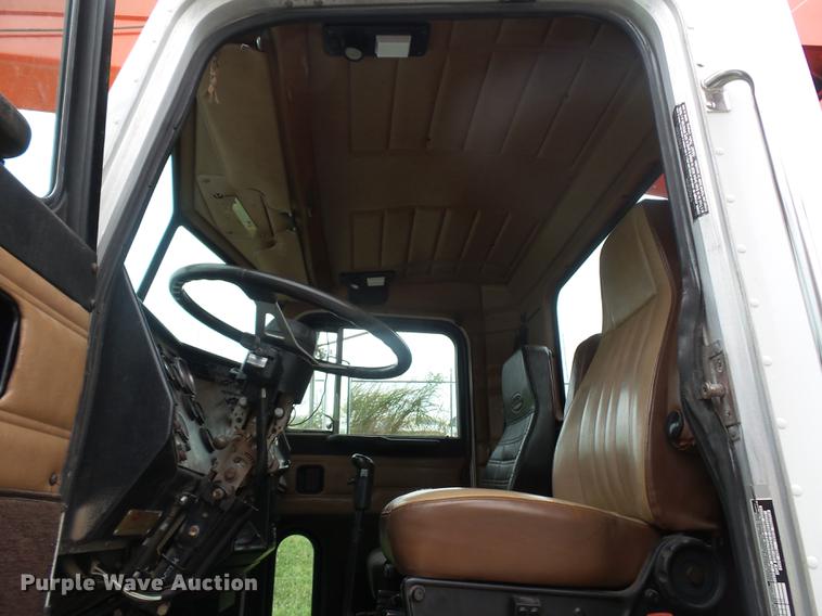 image for item DD2036 1993 Peterbilt 357 crane truck