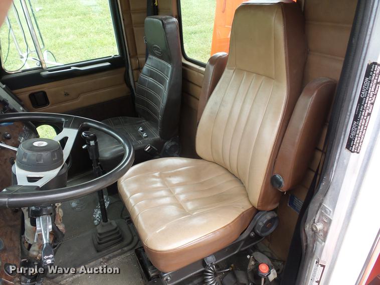 image for item DD2036 1993 Peterbilt 357 crane truck