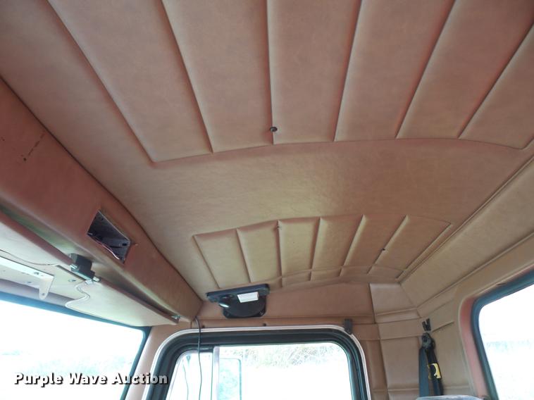 image for item DD2036 1993 Peterbilt 357 crane truck