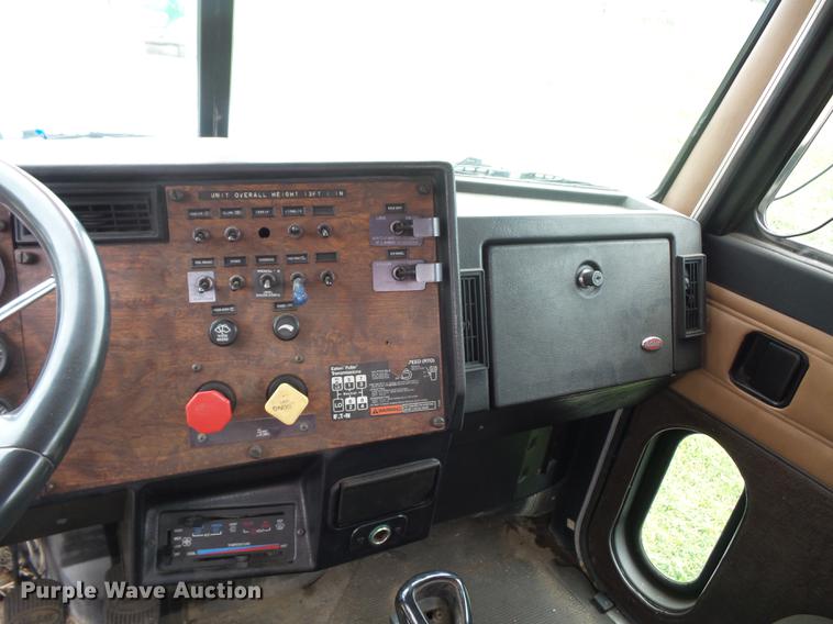 image for item DD2036 1993 Peterbilt 357 crane truck