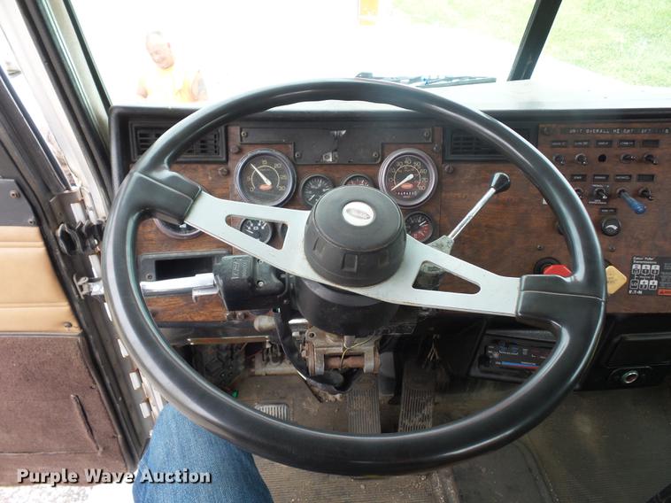 image for item DD2036 1993 Peterbilt 357 crane truck