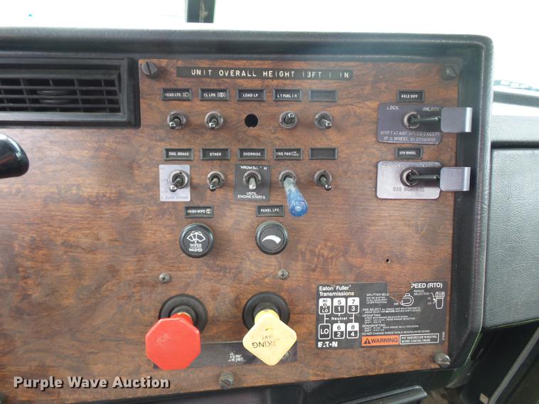 image for item DD2036 1993 Peterbilt 357 crane truck