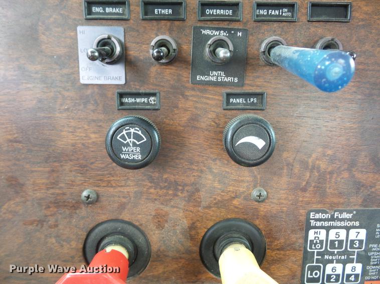 image for item DD2036 1993 Peterbilt 357 crane truck