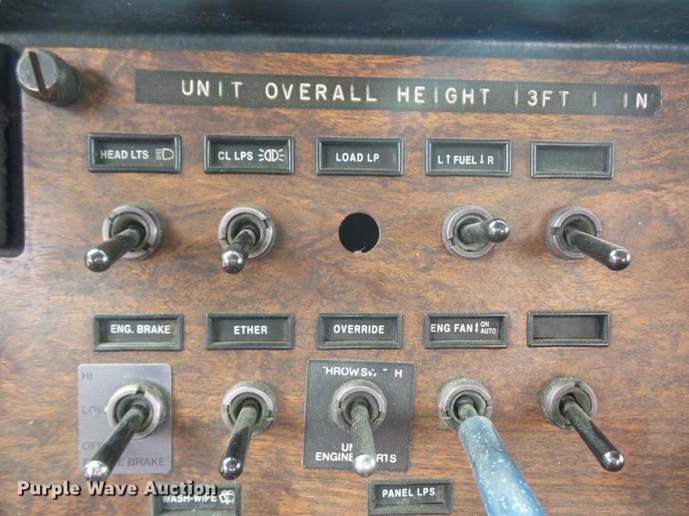 image for item DD2036 1993 Peterbilt 357 crane truck