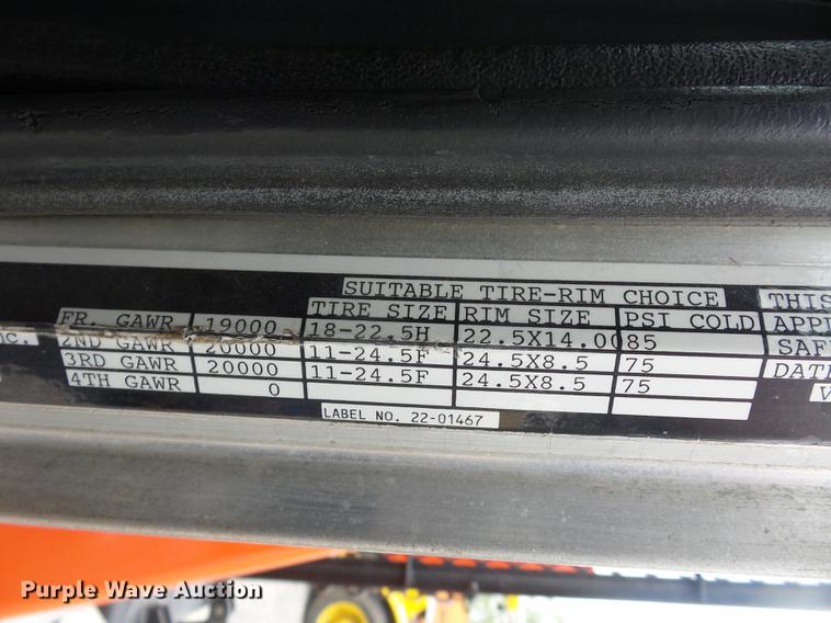 image for item DD2036 1993 Peterbilt 357 crane truck