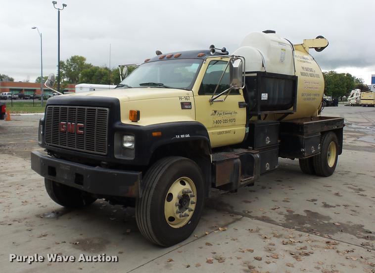 image for item DD2043 2002 GMC 7500 vacuum truck