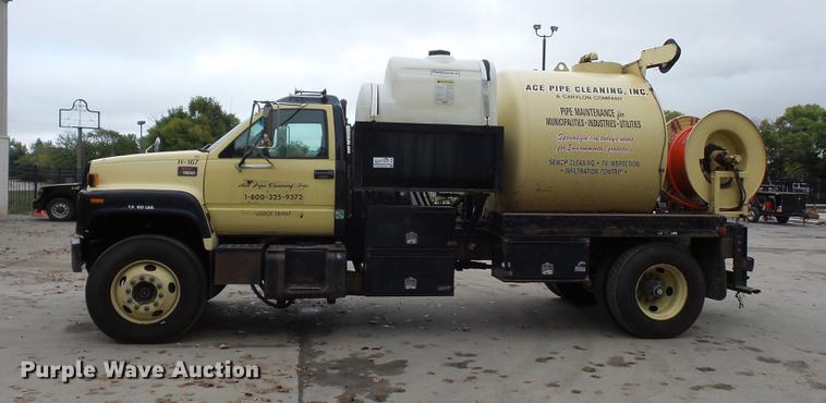image for item DD2043 2002 GMC 7500 vacuum truck