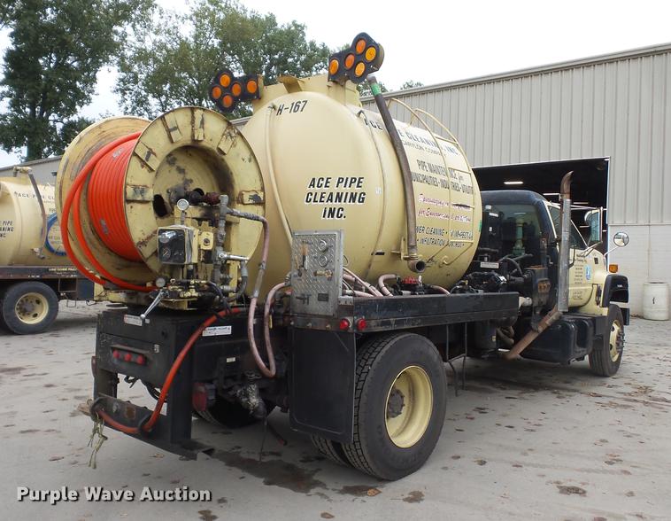 image for item DD2043 2002 GMC 7500 vacuum truck