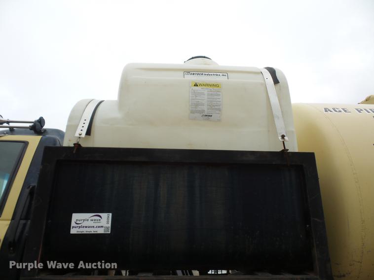 image for item DD2043 2002 GMC 7500 vacuum truck