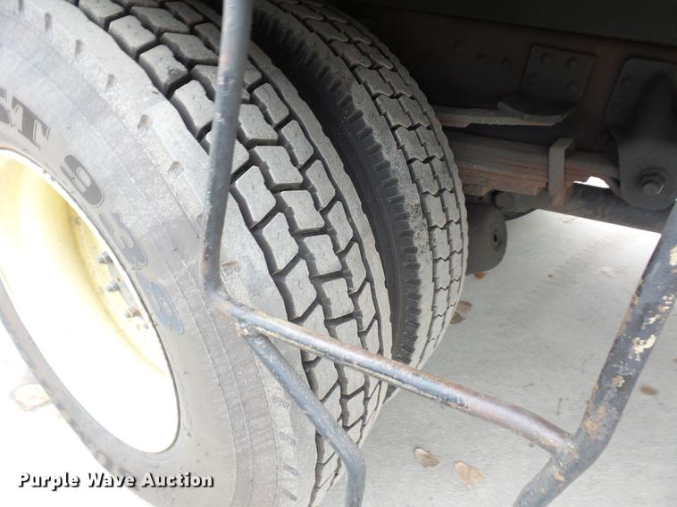 image for item DD2043 2002 GMC 7500 vacuum truck