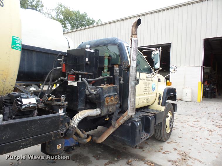 image for item DD2043 2002 GMC 7500 vacuum truck
