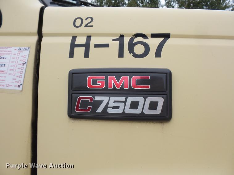 image for item DD2043 2002 GMC 7500 vacuum truck