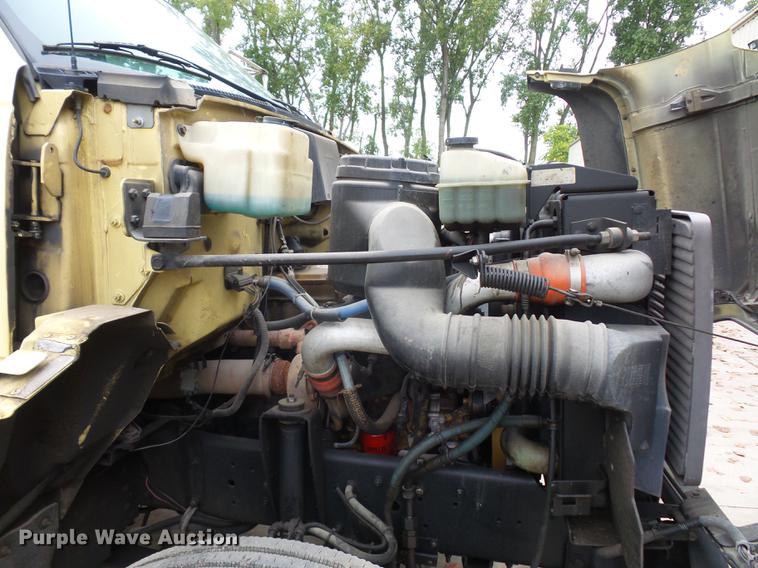 image for item DD2043 2002 GMC 7500 vacuum truck