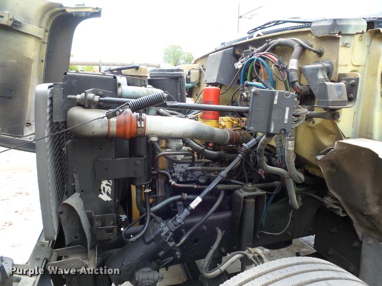 image for item DD2043 2002 GMC 7500 vacuum truck